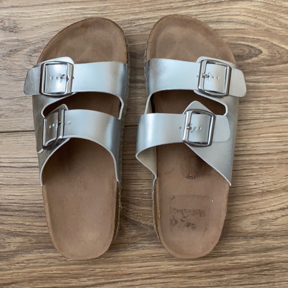 Chinese Laundry Silver Buckle Slides 7.5